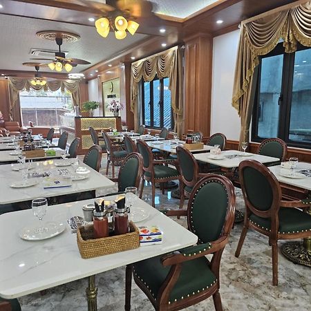 Sky Hotel Ванг-В'єнг Екстер'єр фото