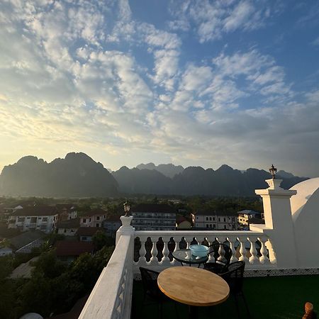 Sky Hotel Ванг-В'єнг Екстер'єр фото