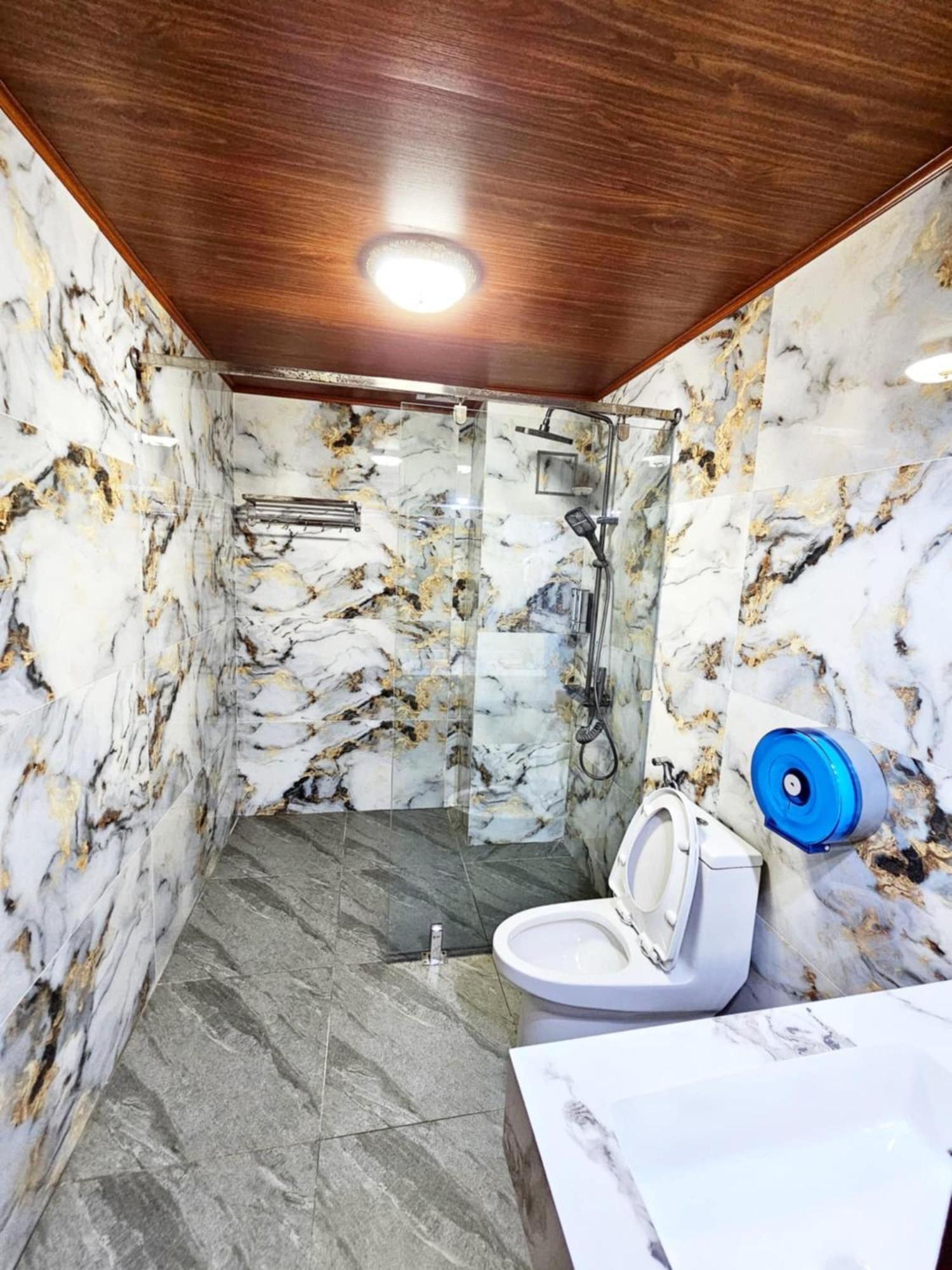 Sky Hotel Ванг-В'єнг Екстер'єр фото