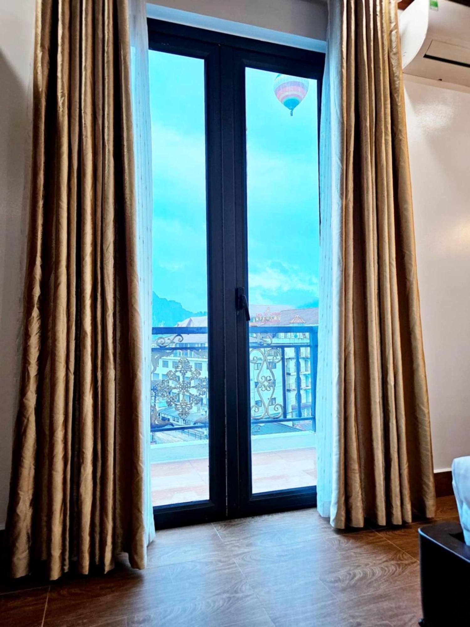 Sky Hotel Ванг-В'єнг Екстер'єр фото