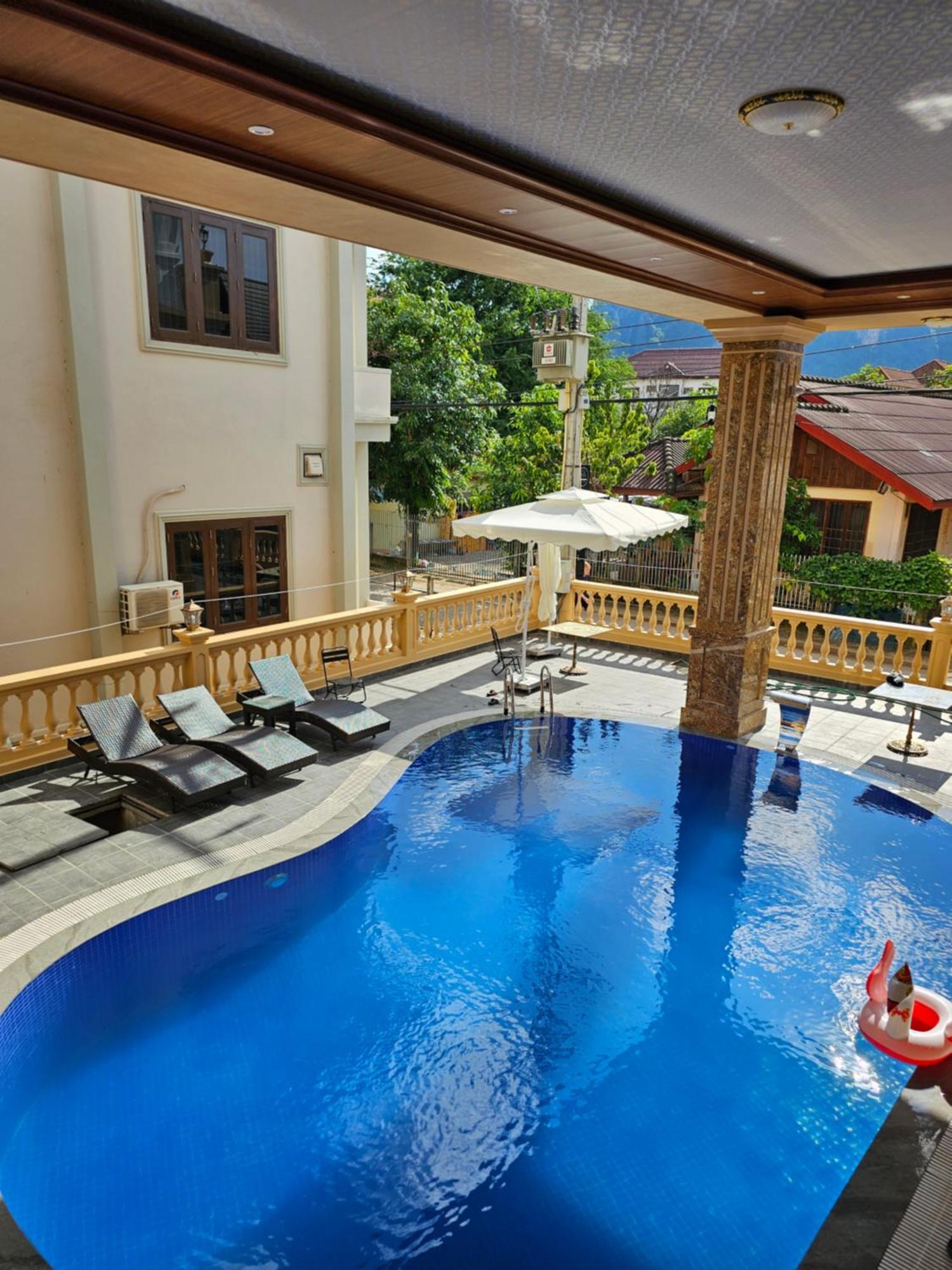 Sky Hotel Ванг-В'єнг Екстер'єр фото