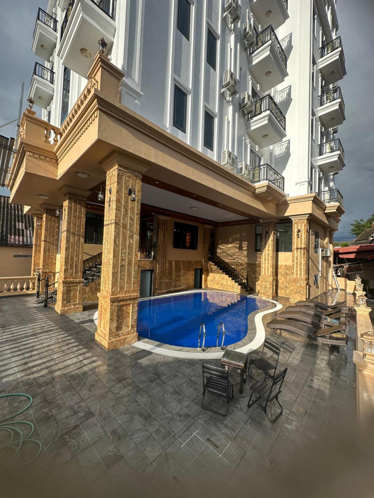 Sky Hotel Ванг-В'єнг Екстер'єр фото